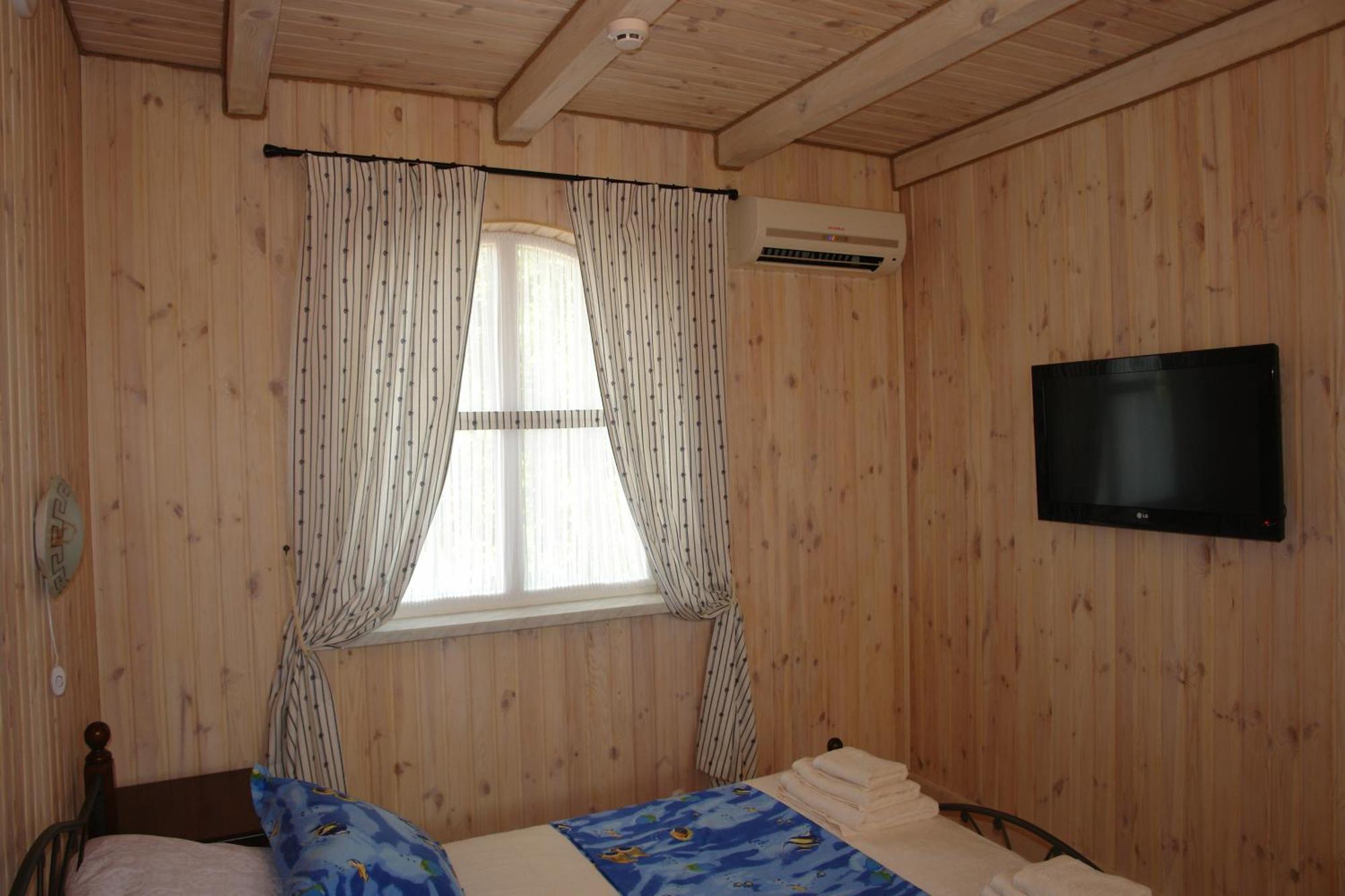 Hotel Sicilia Chernomorsk Exterior photo