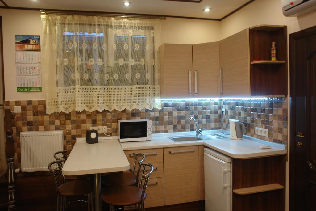 Hotel Sicilia Chernomorsk Exterior photo